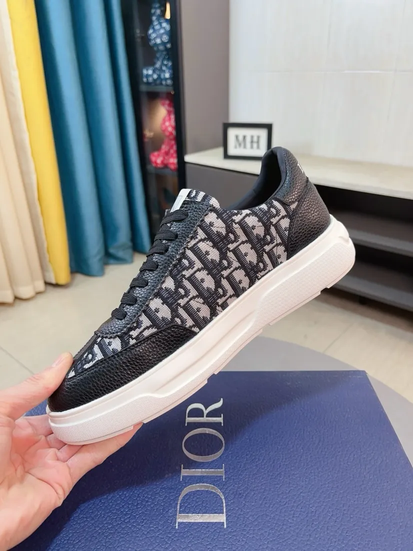 Men's men's shoes 💰420🌹🌹【Dior】Best-selling official website world premiere🔝Men's high-end brand of shoes latest series on the official website: uppers are made of imported cowhide with specially designed fabrics➕mesh breathable lining. Make walking more convenient and comfortable! Compared with the official quality, Midea’s 1:1 replica. Create a fashionable personality to set off your uniqueness! A must-have for trendy men! Classic style. Men's sizes: 38-44.